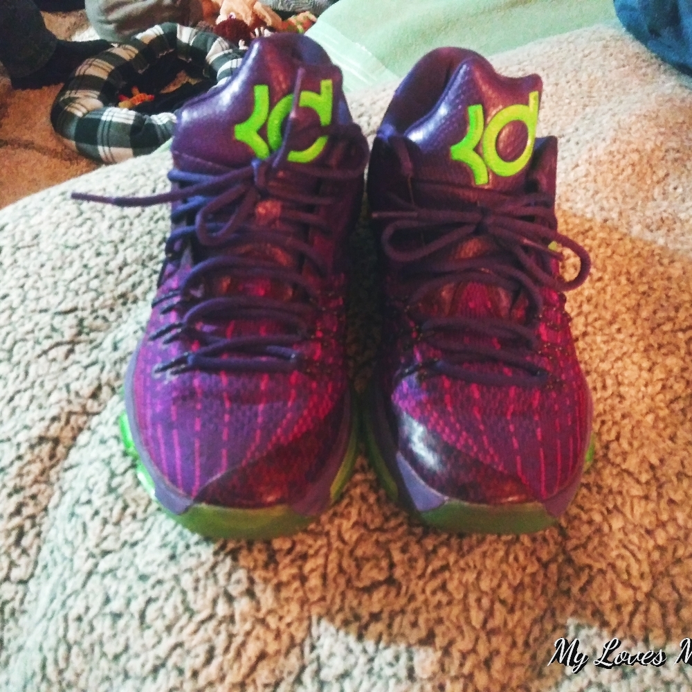 Nike as 8.5 shoes